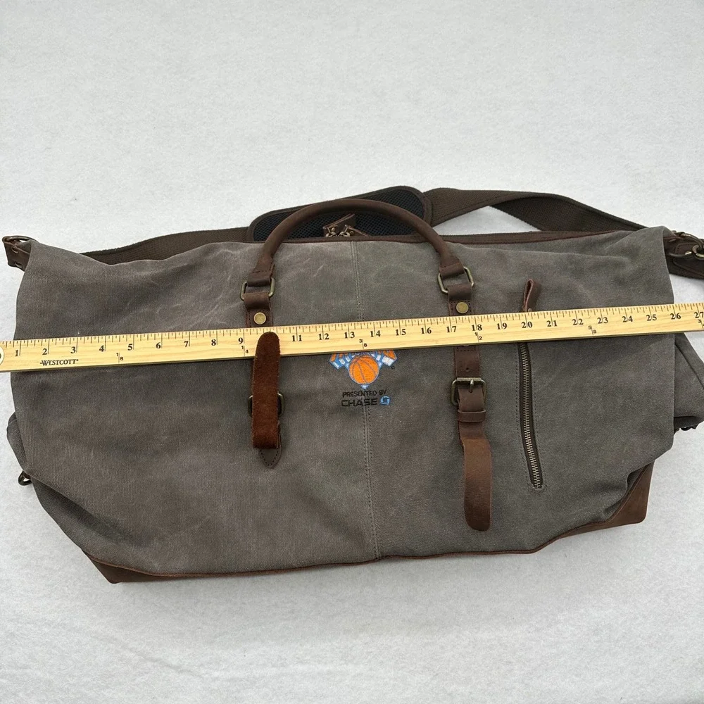 New York Knicks Chase Canvas Leather Duffel Bag Travel Weekender Gym Bag Gray